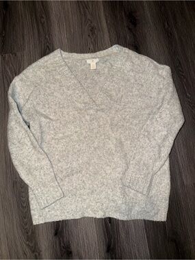 H&M Light Gray V-Neck Women's Sweater